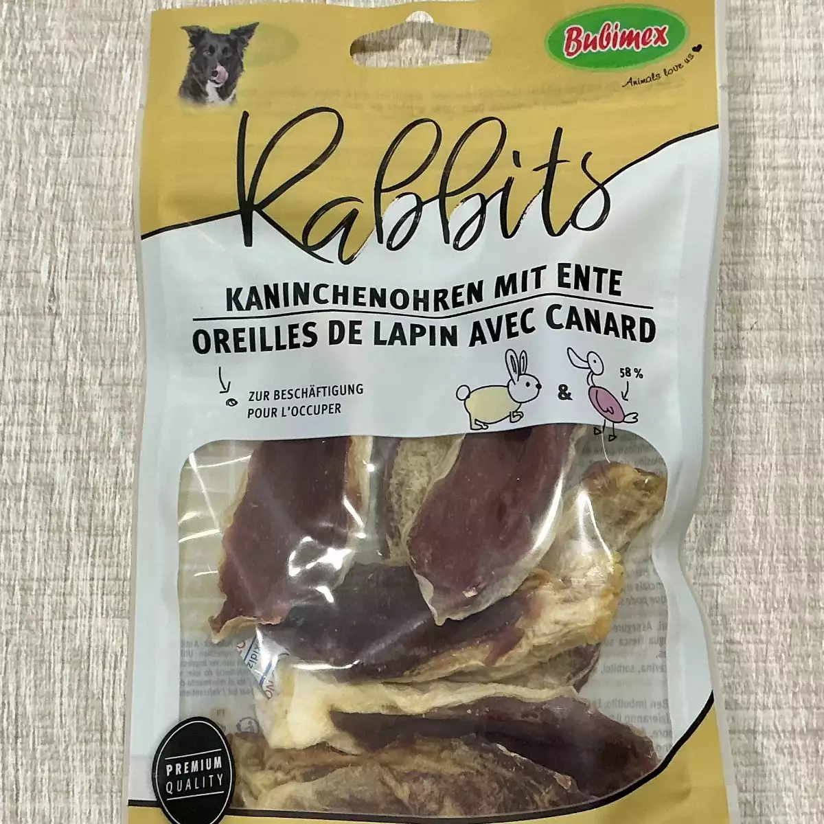 OREILLE DE LAPIN AVEC CANARD